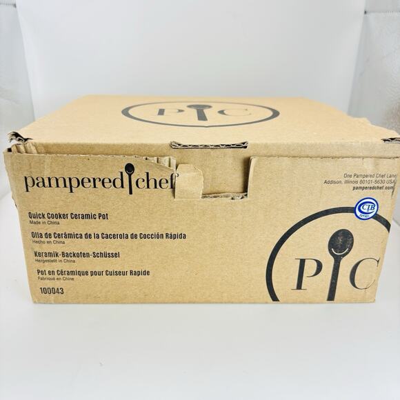 Pampered Chef 8” Quick Cooker Ceramic Pot #100043 with Silicone Lid New In Box - Picture 2 of 16